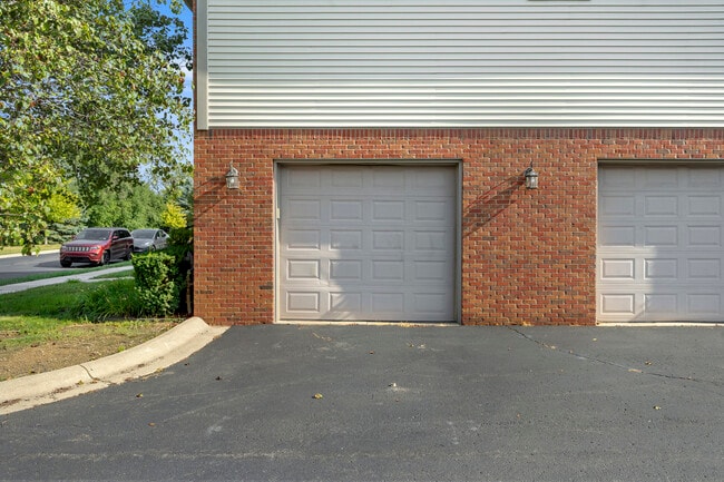 Building Photo - Turnberry Court