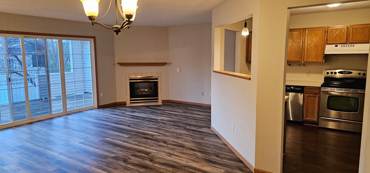 Foto principal - 7711 Nicholas Way