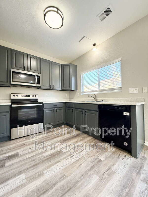 Foto del edificio - 14837 E 118th Ave