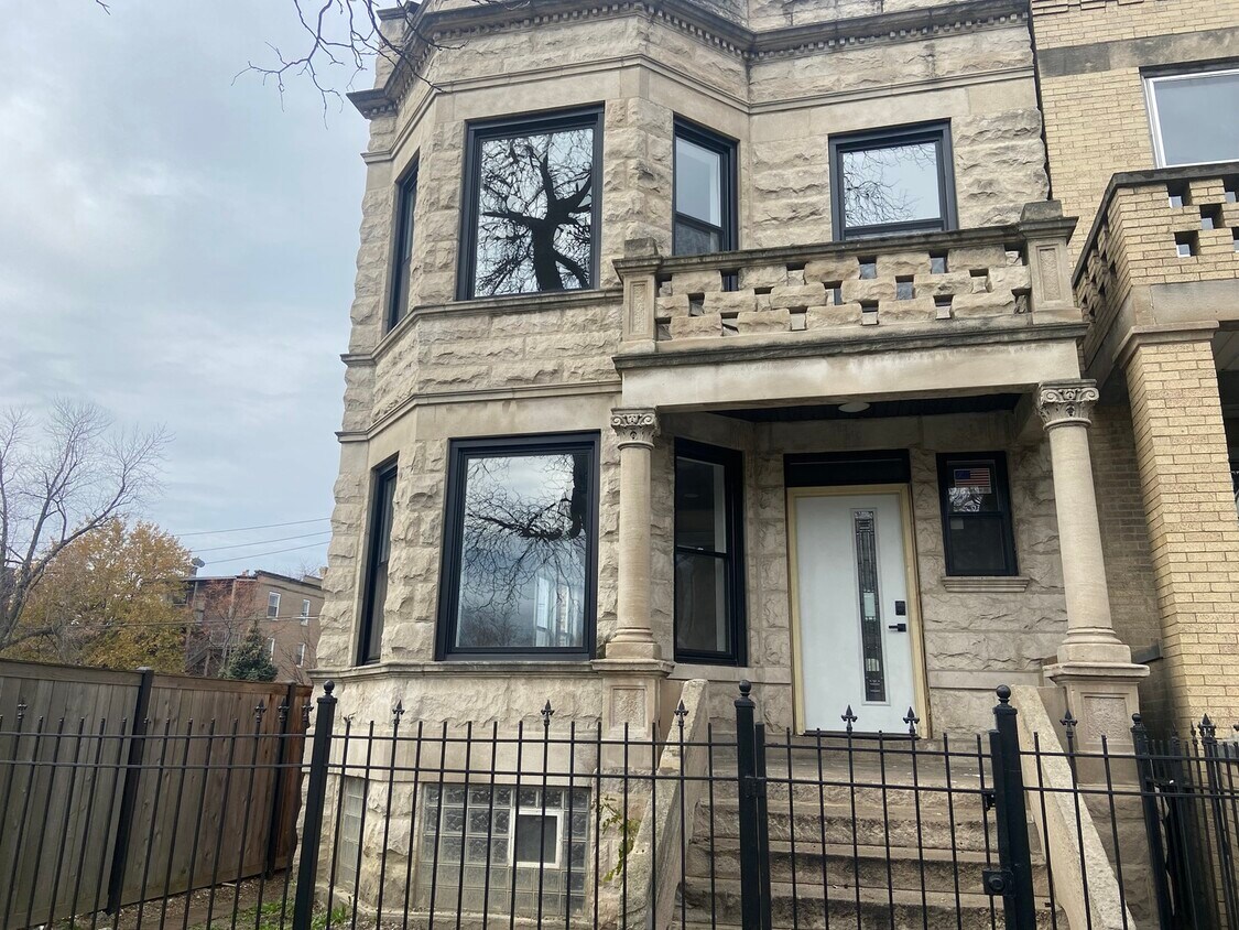 1652 S Ridgeway Ave Unit G, Chicago, IL 60623 Apartment for Rent in
