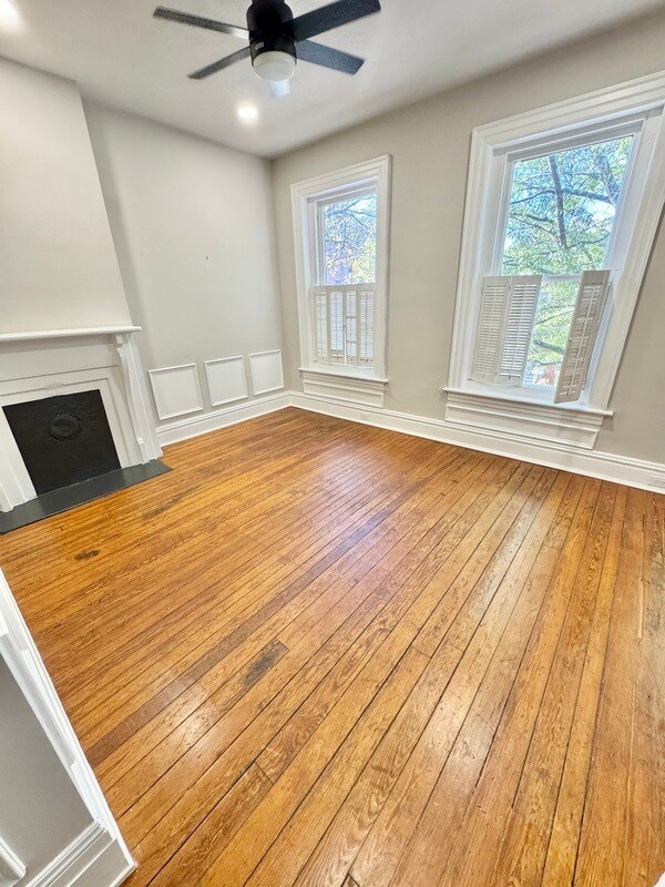 Foto del edificio - 2616 E Franklin St