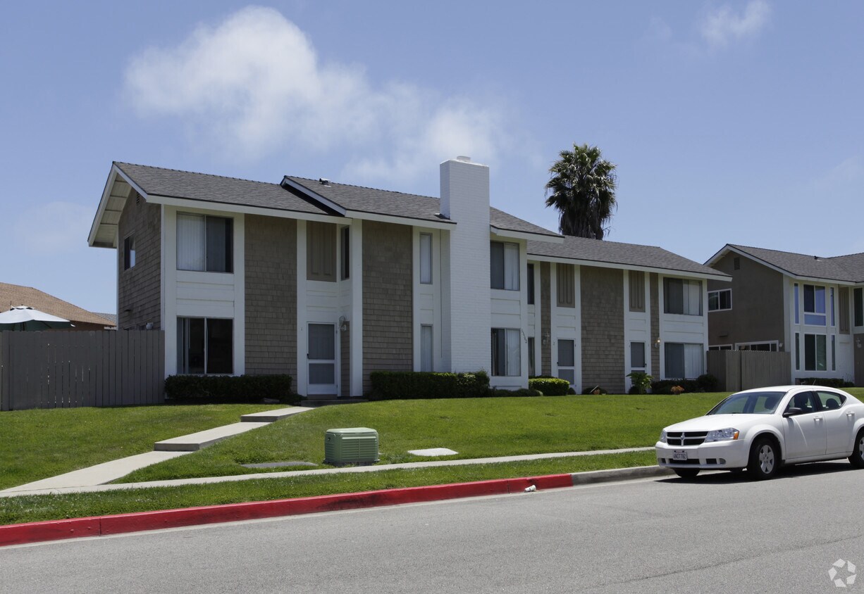 Building Photo - 33542 Street Of The Blue Lanter