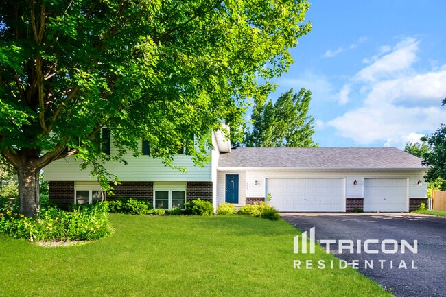 Building Photo - 3649 Kahler Dr NE
