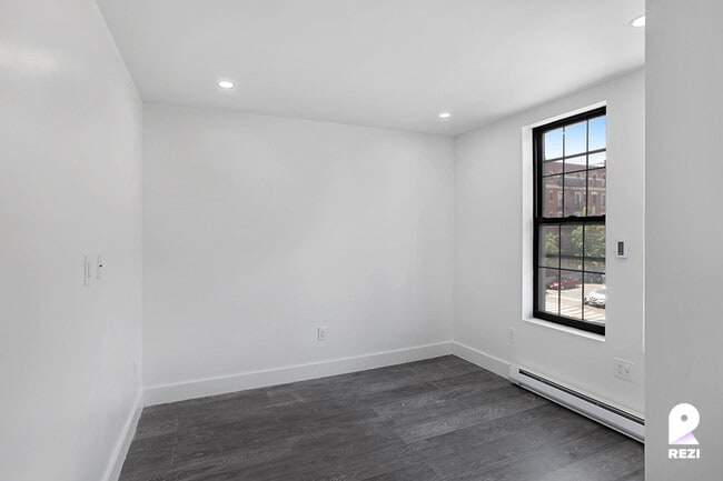 Building Photo - 2153 Amsterdam Ave