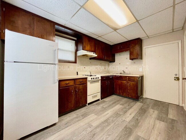 Foto del edificio - 3580 Marine St SW