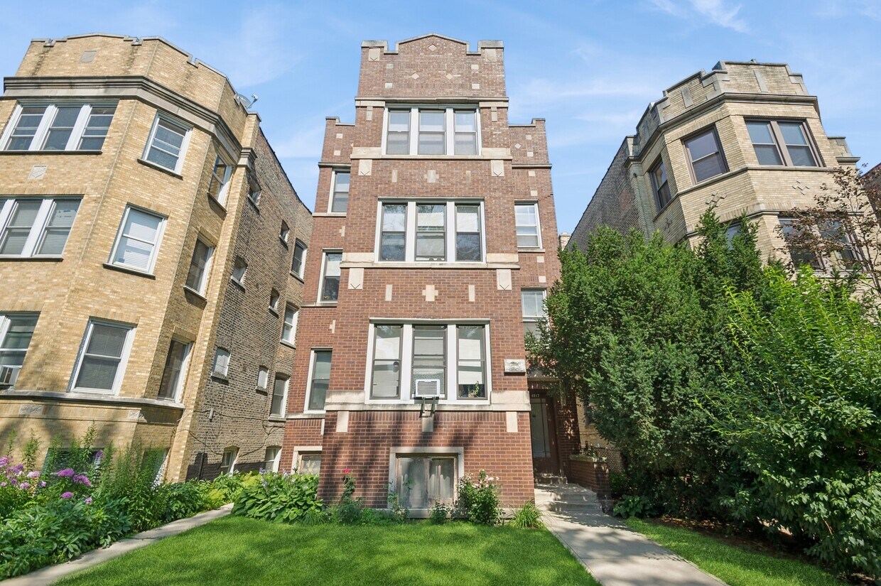 Primary Photo - 4917 N Washtenaw Ave