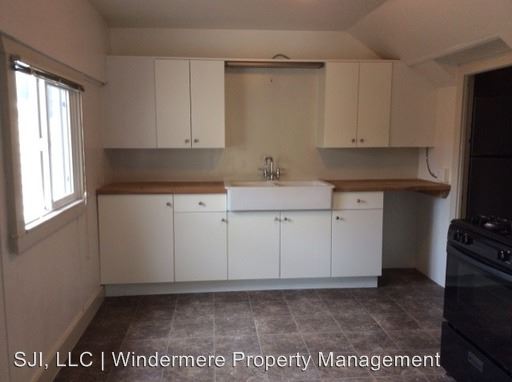 Building Photo - 530 Jensen Aly