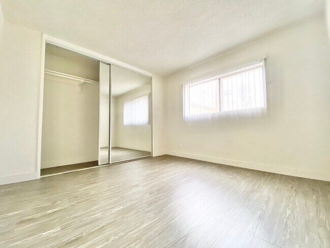 Foto del edificio - 12811 Caswell Ave