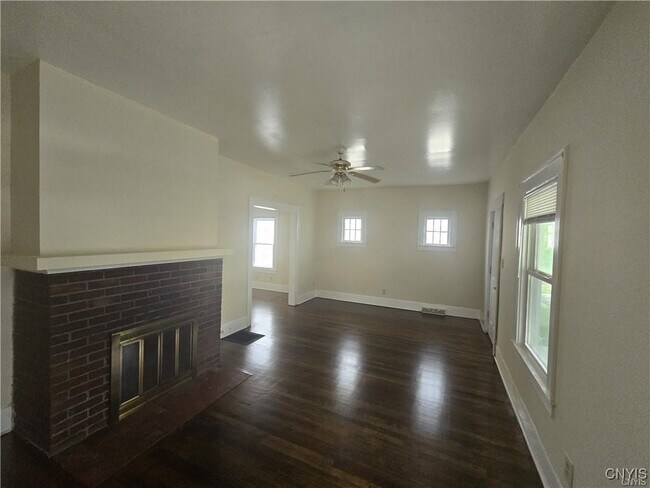 Foto del edificio - 306 Hillview Ave