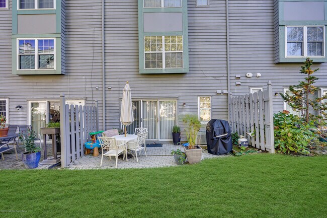 Foto del edificio - 223 Seaspray Ln