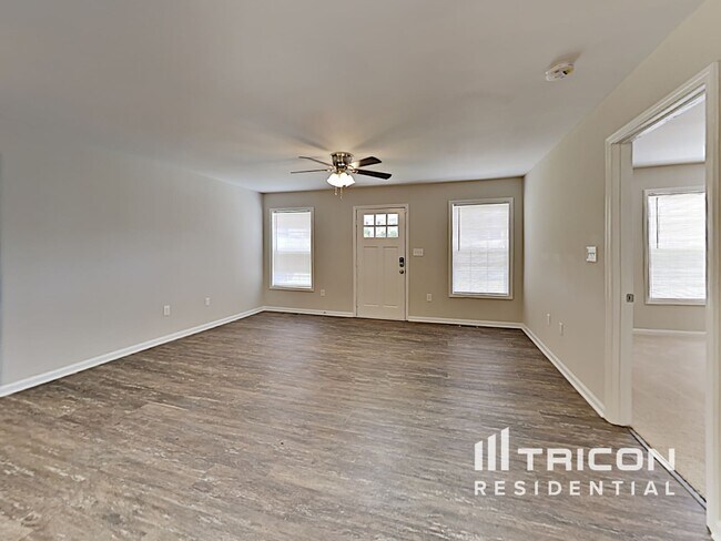 Building Photo - 1657 Lemming Dr SE