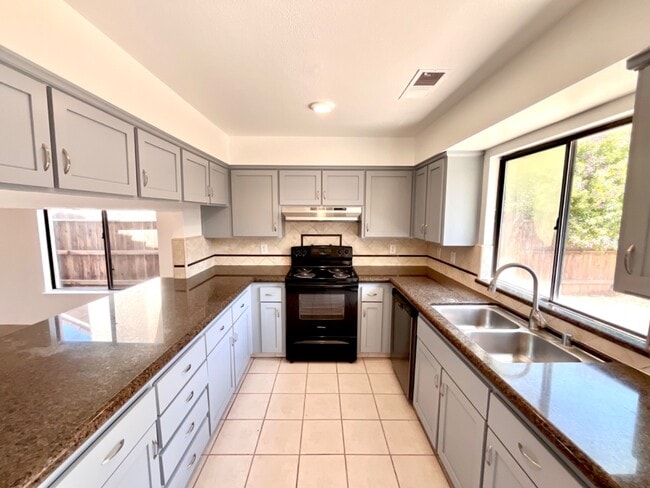 Foto del edificio - 3228 N Hanover Ave
