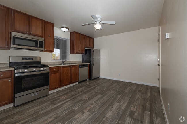 3BR, 2BA - 1,050SF - Kitchen - Vista Village Apartments