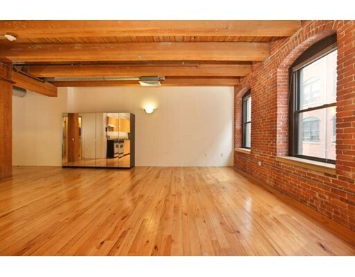 Building Photo - 21 Wormwood St