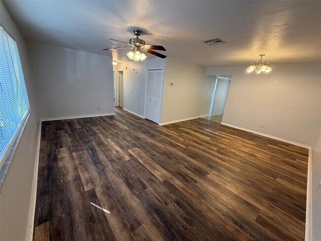 Foto del edificio - 22481 Westchester Blvd