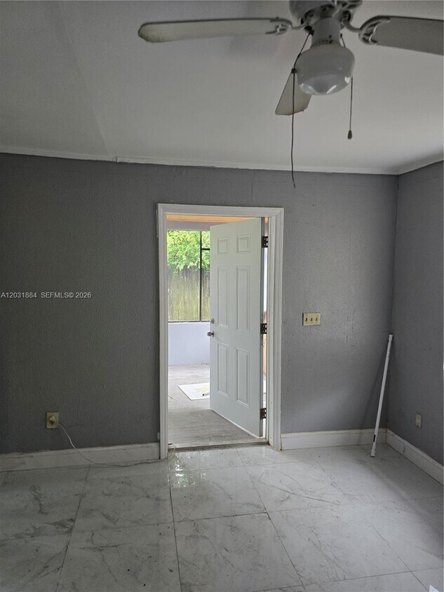 Foto del edificio - 840 NE 124th St