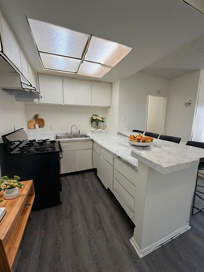 Foto del edificio - 1535 E Canfield Ln