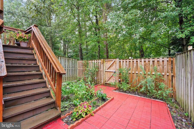 Foto del edificio - 7840 Foxfarm Ln