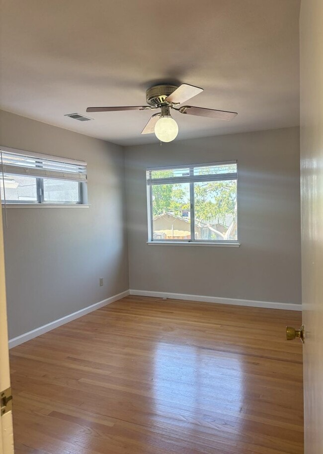 Building Photo - *COMING SOON* Pets welcome! Two story hous...