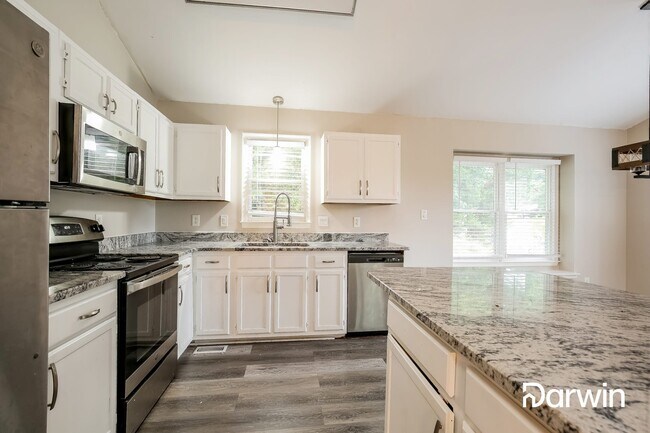 Building Photo - 3105 Bardwell Rd