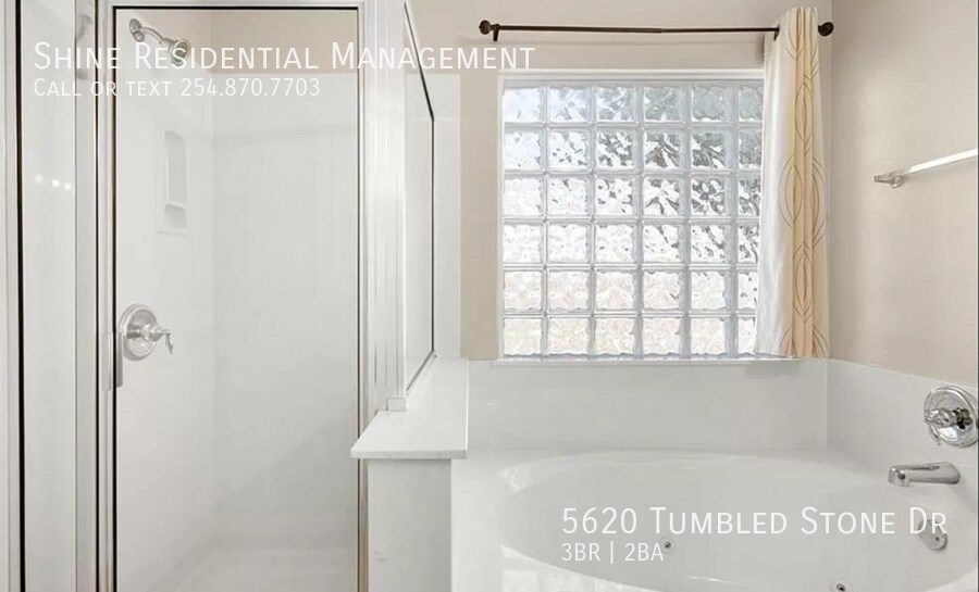 Foto del edificio - 5620 Tumbled Stone Dr