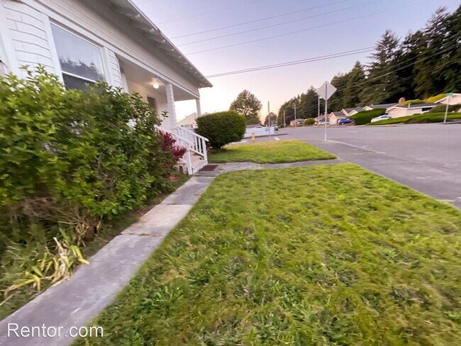 Foto del edificio - 4 br, 2 bath House - 3504 I St.