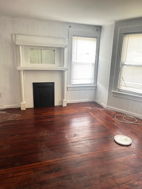 lg. living room - 82 N Hamilton St