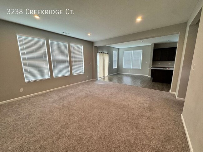 Building Photo - 3238 Creekridge Ct