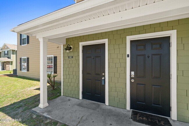 Building Photo - 801 Cape Cod Dr