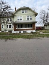 Building Photo - 732 Rockford Ave