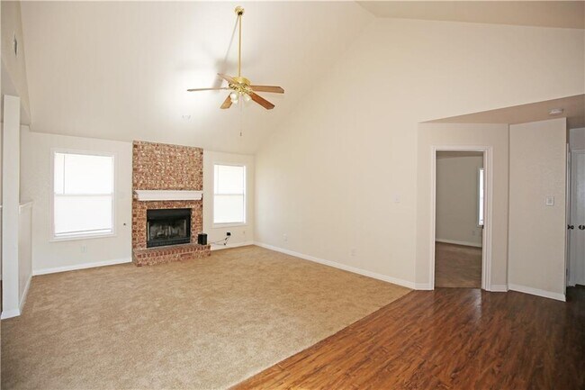 Building Photo - 2308 Sycamore Trail
