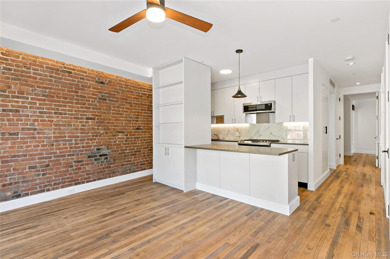 Foto principal - 115 N Division St