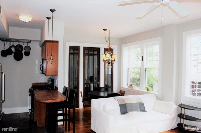 Foto del edificio - 908 Juniper St NE