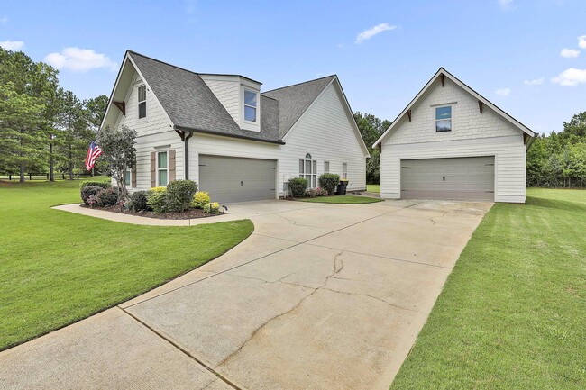 Building Photo - 22 Bradshaw Farms Dr