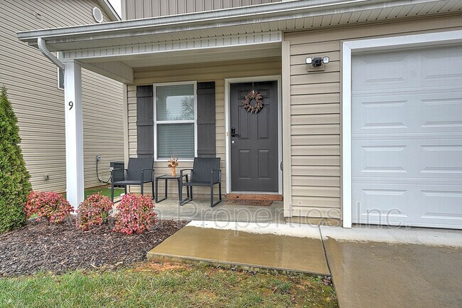 Building Photo - 2927 Watauga Rd