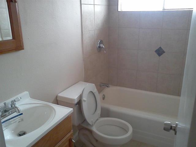 Foto del edificio - 709 Rilla Dr