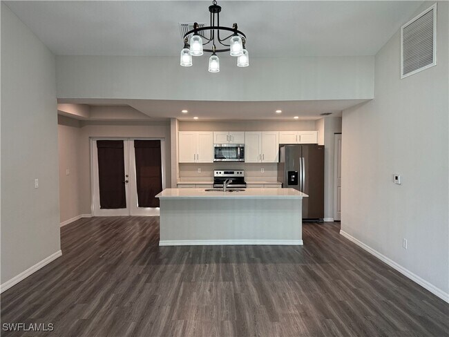 Foto del edificio - 605 NW 25th St