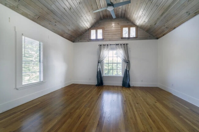 Building Photo - 205-207 S Westland Ave