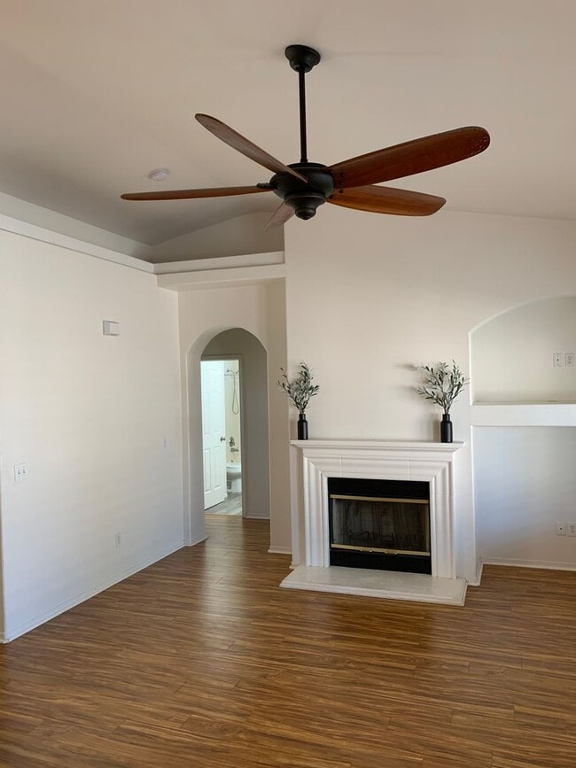 Foto del edificio - 3 Bedroom 2 Bath Solar Home