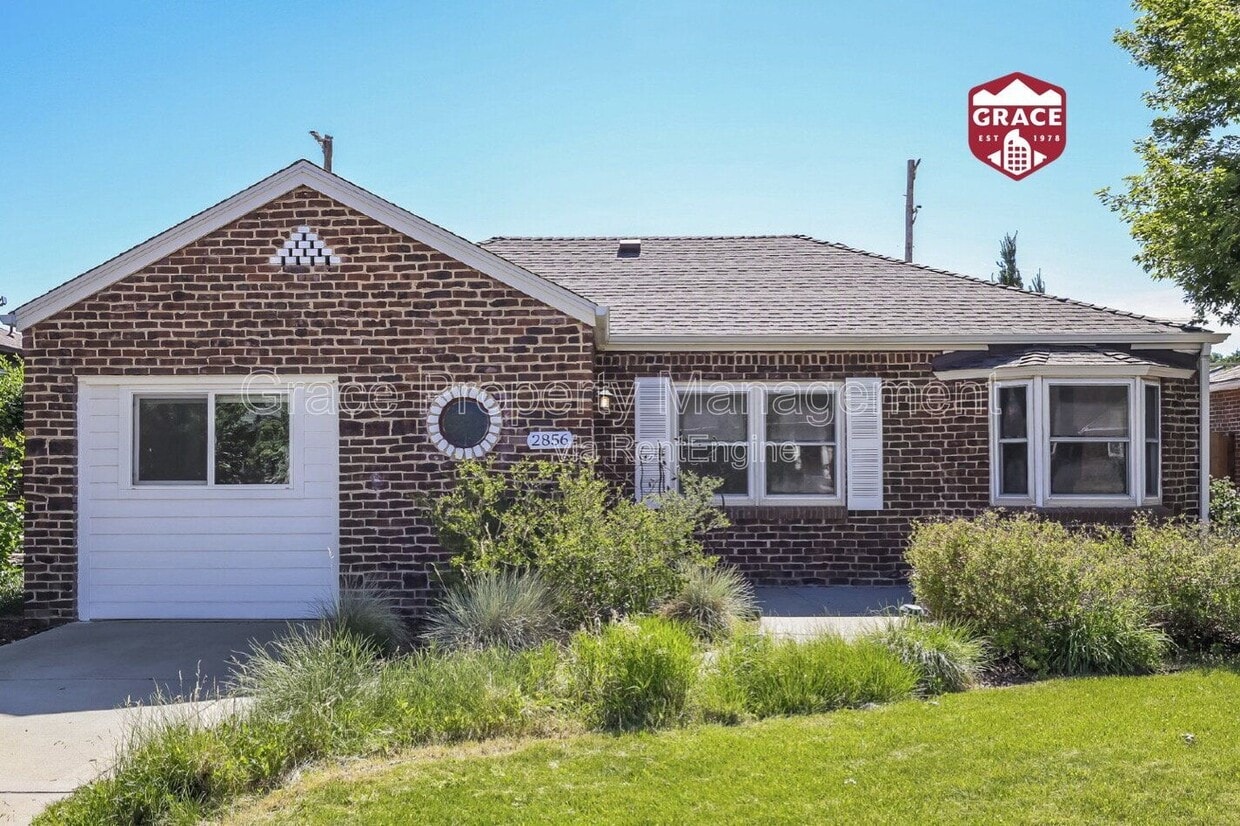 Photo - 2856 Elm Street