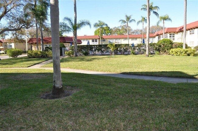 Foto del edificio - 1845 S Highland Ave