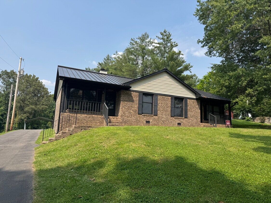 Primary Photo - 5036 Benton Rd