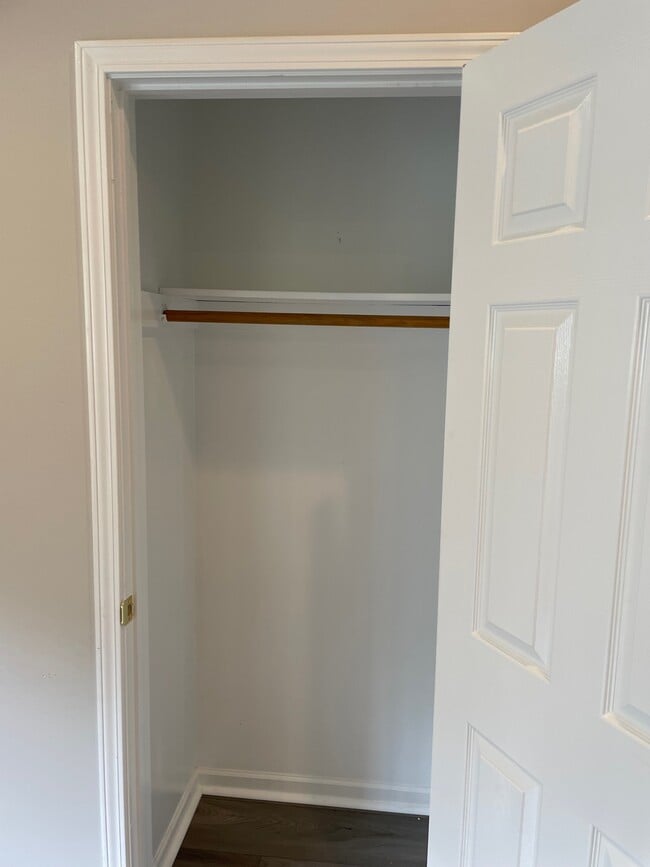 Building Photo - 10750 N Park Ave