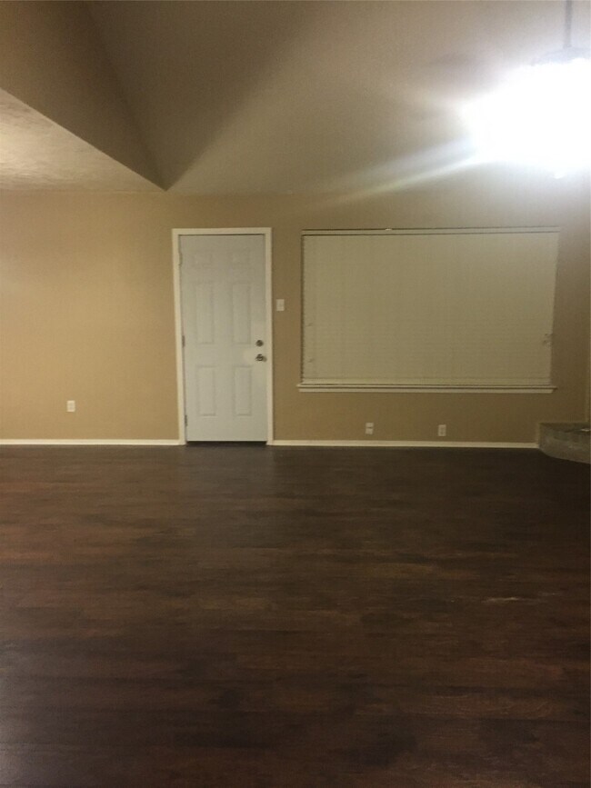 Foto del edificio - 714 Brookford Dr