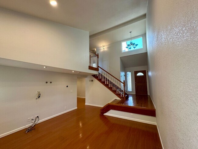 Foto del edificio - Updated Townhome in Pleasant Almaden Valley Community