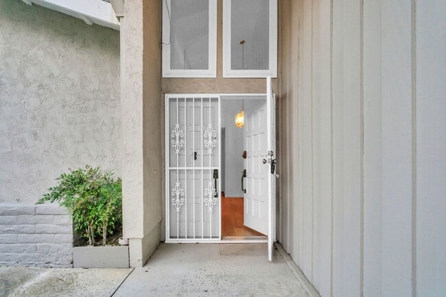 Building Photo - Great home in Mount Soledad community of La Jolla! Available immediately!