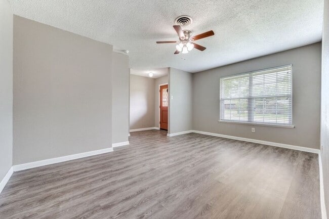 Foto del edificio - 3547 Ridgeoak Way