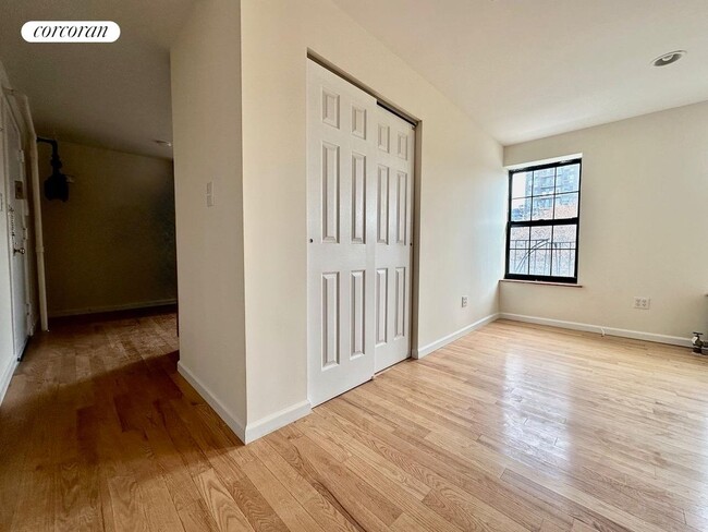 Foto del edificio - 155 Chrystie St