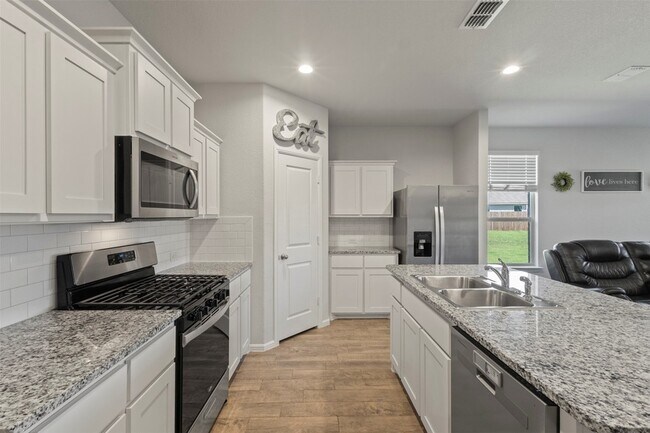 Building Photo - 5405 N Wind Ln