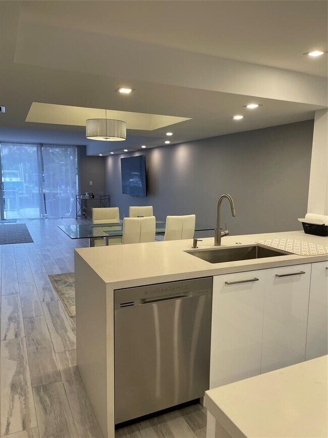 Foto del edificio - 613 NE 26th Ave